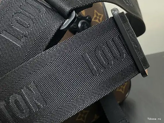Affordable Trail VUITTON LOUIS Messenger-31*22*11CM 0505